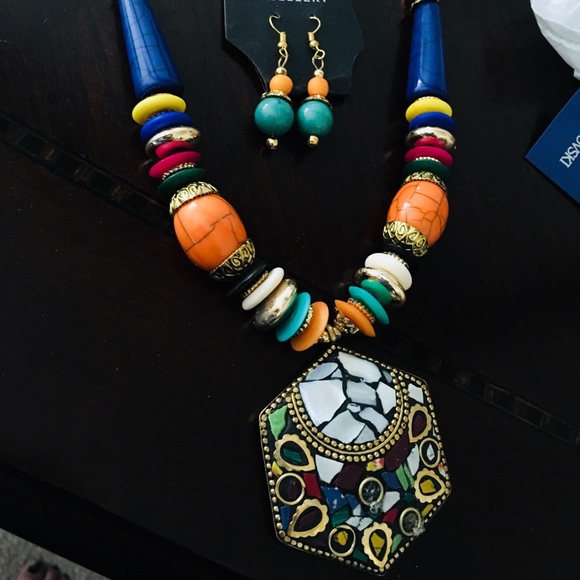 New!! Colored Stone necklace - Picture 1 of 3